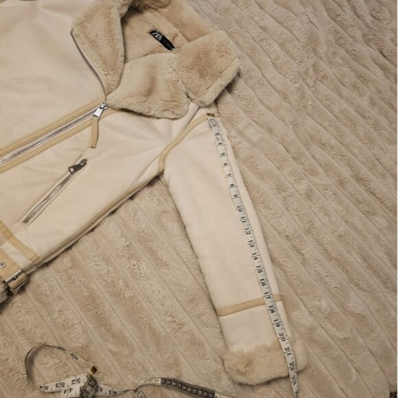 Women's Cream Shearling Jacket - Picture 8 of 10